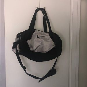 Nike Duffel bag - Black and white